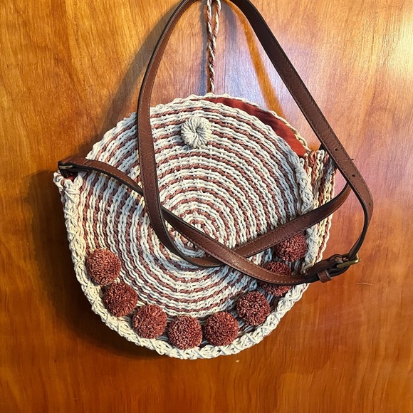 Fossil Faye Crossbody Leather Woven Straw Pom Pom Canteen ZB7743805 - Picture 6 of 6